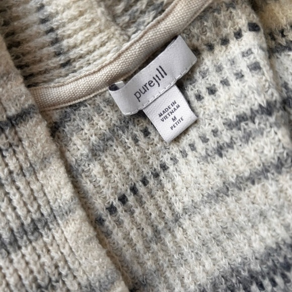 J Jill Cream and blue  V-Neck Sweater medium petite - Picture 8 of 9